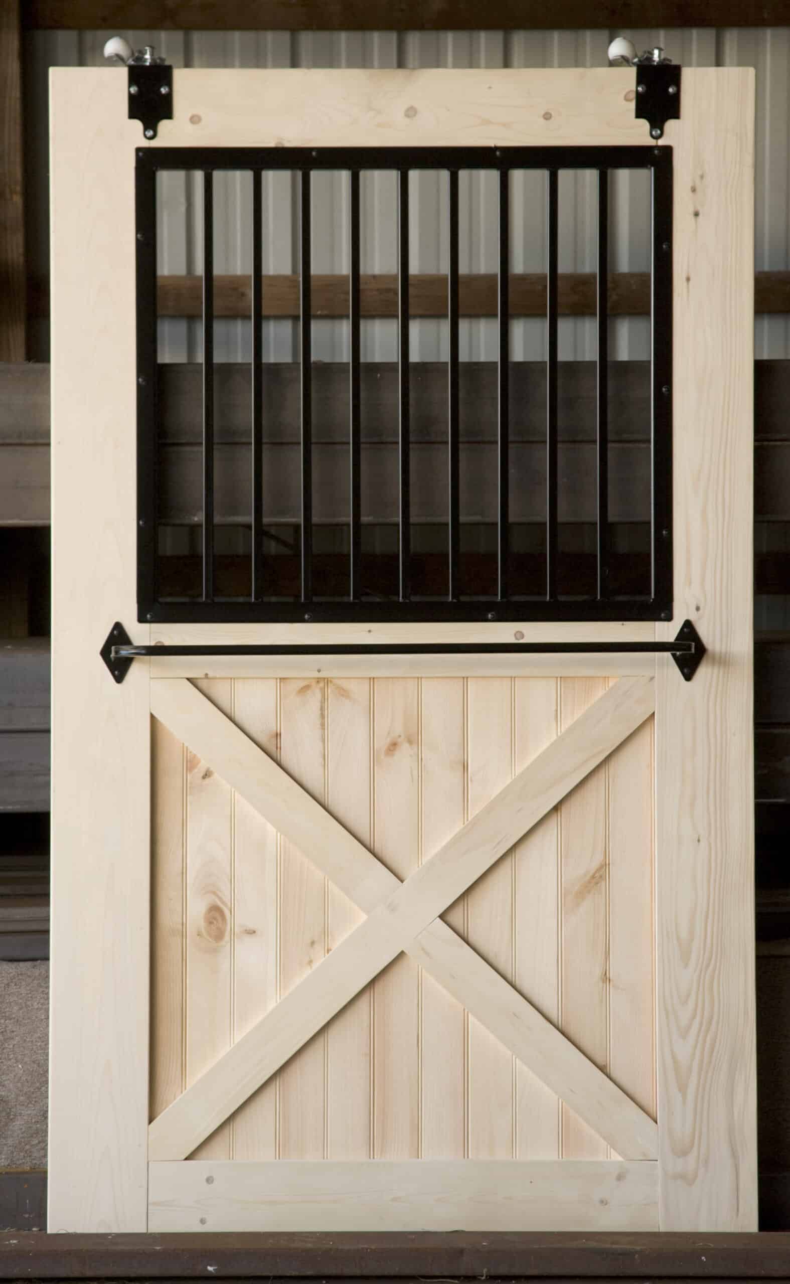 46.75" Blanket Bar – Heavy Duty Stall Blanket Holder for Barns and Stables - Image 2